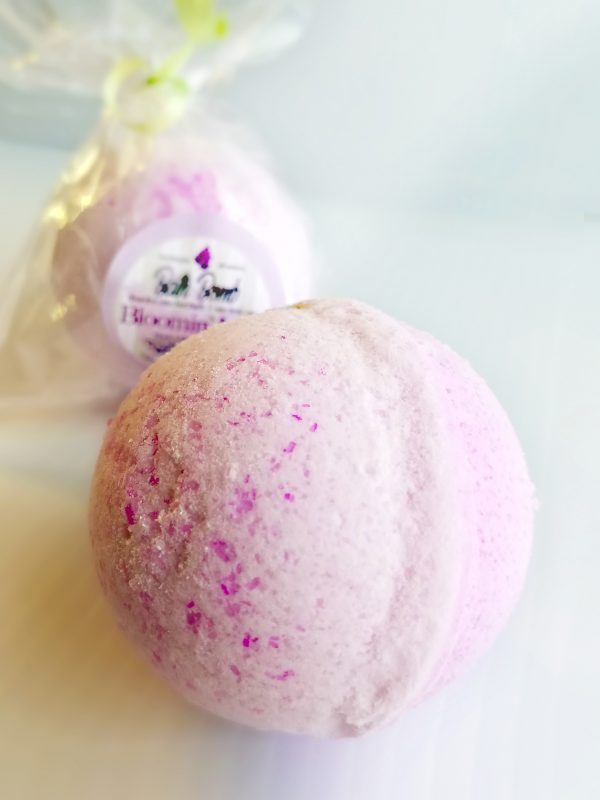 All Natural, Handmade, Bloomin Lilac Bath Bomb by Amish Country Soap Co 4oz